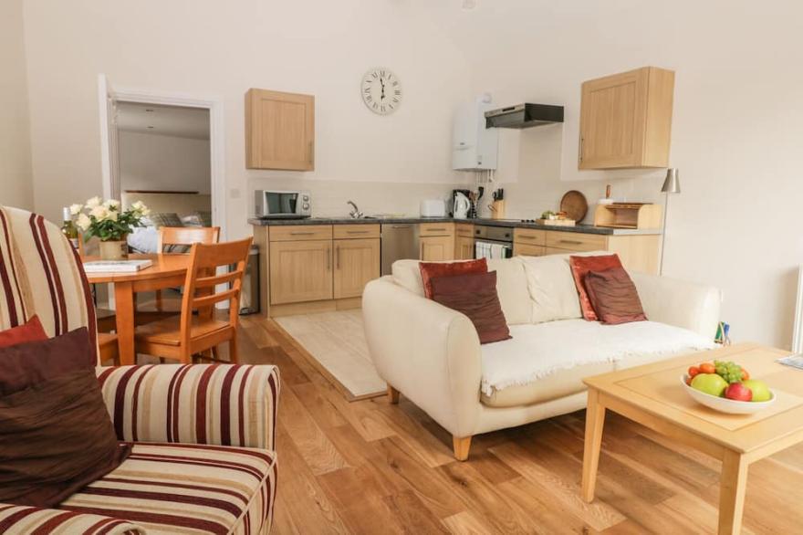 THE FLOUR POT, romantic, character holiday cottage in Rosedale Abbey