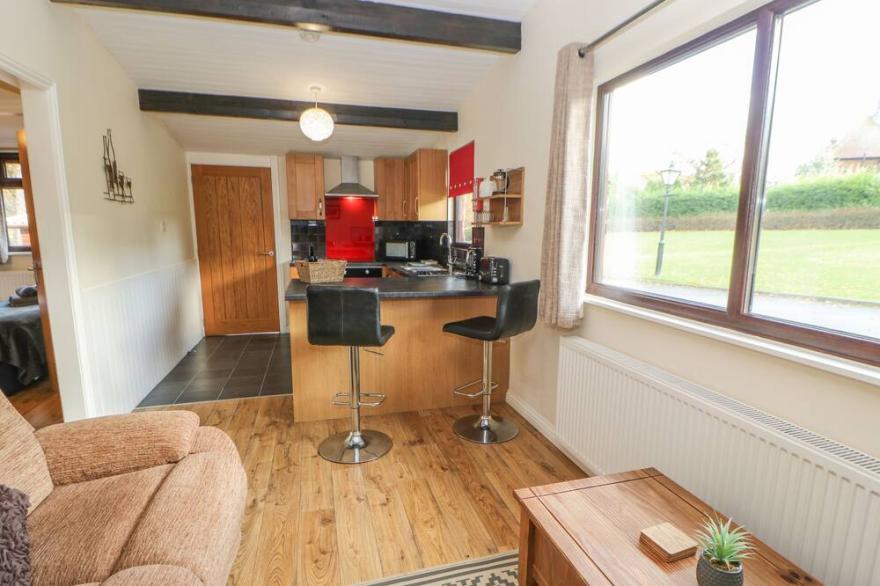 BLUEBELL LODGE, pet friendly, with a garden in Saltburn-By-The-Sea