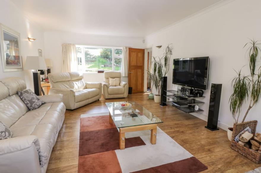 GLEN EUCHAR HOUSE, family friendly, luxury holiday cottage in Oban