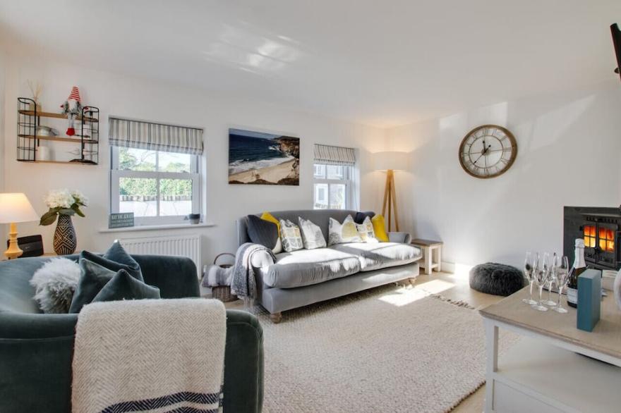 Willow Cottage - Two Bedroom House, Sleeps 4