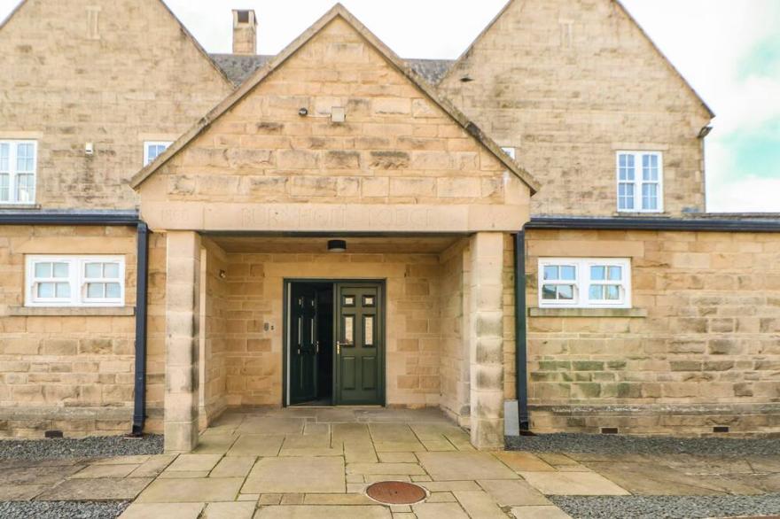 BURNHOPE SHOOTING LODGE, pet friendly, with open fire in Wearhead
