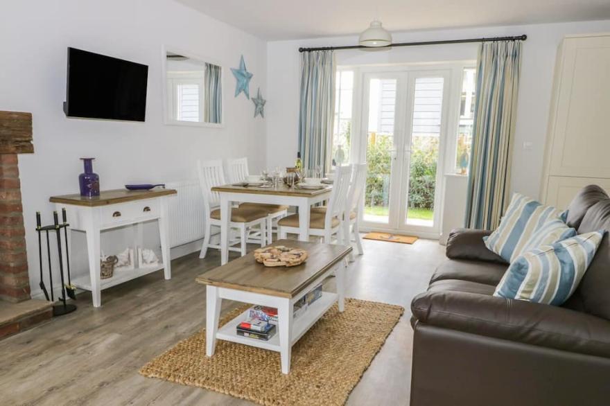 FLIP FLOPS, pet friendly, country holiday cottage in Filey