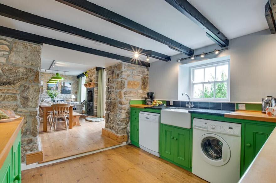 Boslandew House - Seven Bedroom House, Sleeps 12