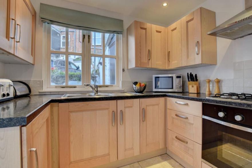 Tansy Cottage - Two Bedroom House, Sleeps 4