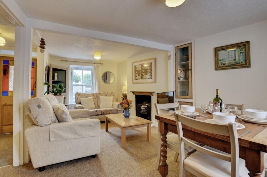 Tansy Cottage - Two Bedroom House, Sleeps 4