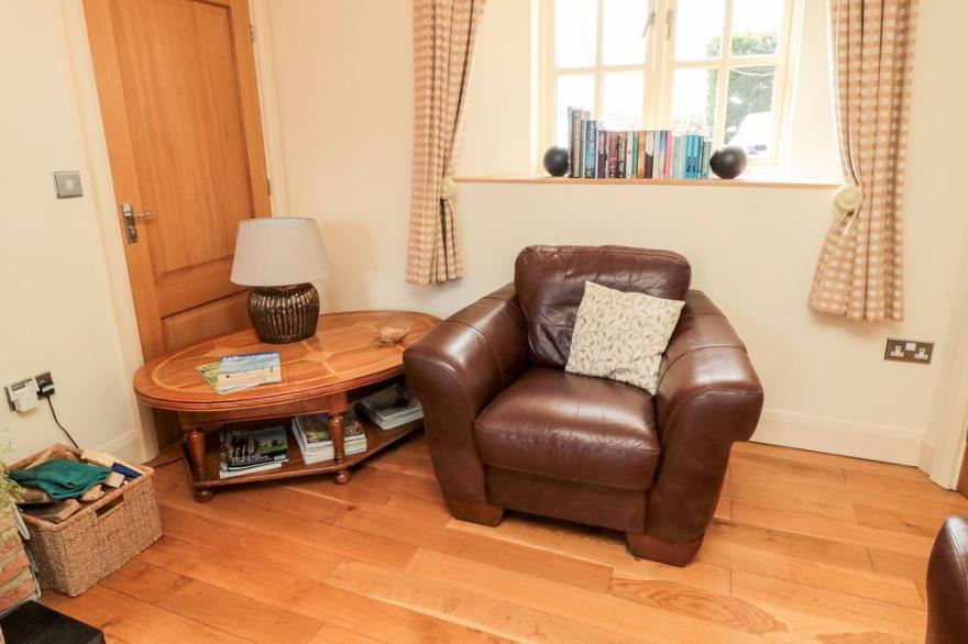 THE GRANARY, family friendly, with open fire in Longframlington