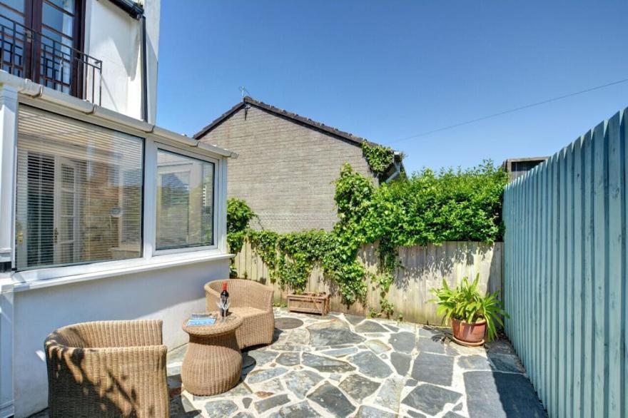 Tides - Two Bedroom House, Sleeps 4