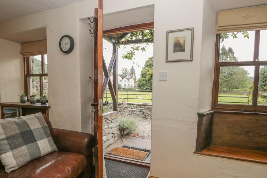 TANNER CROFT COTTAGE, family friendly, with open fire in Grasmere