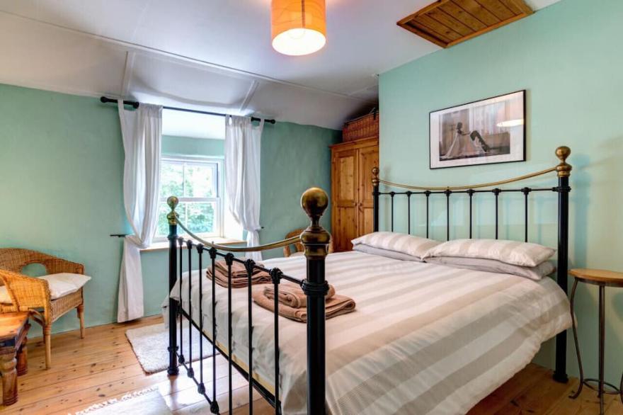 Woodbine Cottage - Three Bedroom House, Sleeps 6