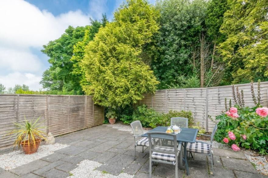 Woodbine Cottage - Three Bedroom House, Sleeps 6