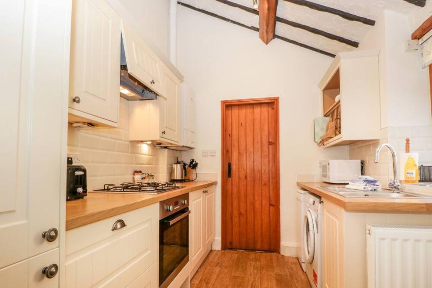 FISHER'S RETREAT, pet friendly in Bowness-On-Windermere