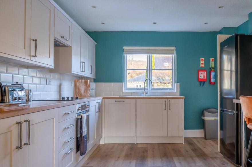 JUBILEE, pet friendly, with pool in Hawkshead