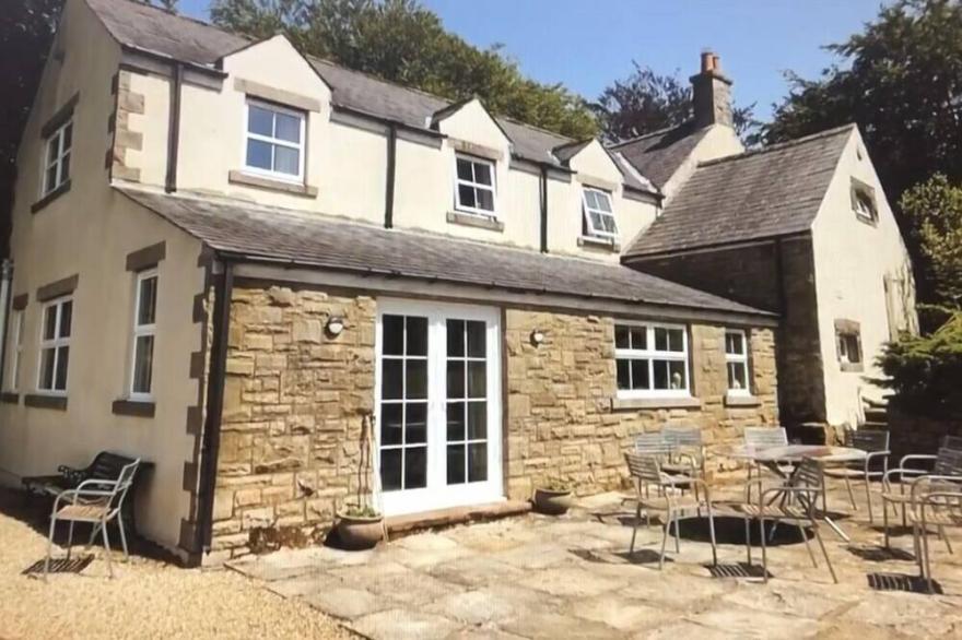 NEW HOUSE, pet friendly, with open fire in Brampton, Cumbria