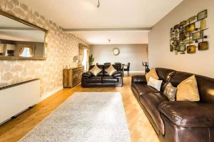 6 MARINERS POINT, pet friendly, luxury holiday cottage in Hartlepool