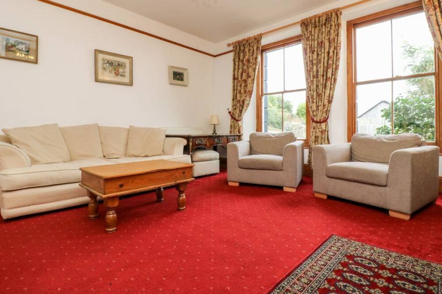 PENARE HOUSE, pet friendly, country holiday cottage in Mevagissey