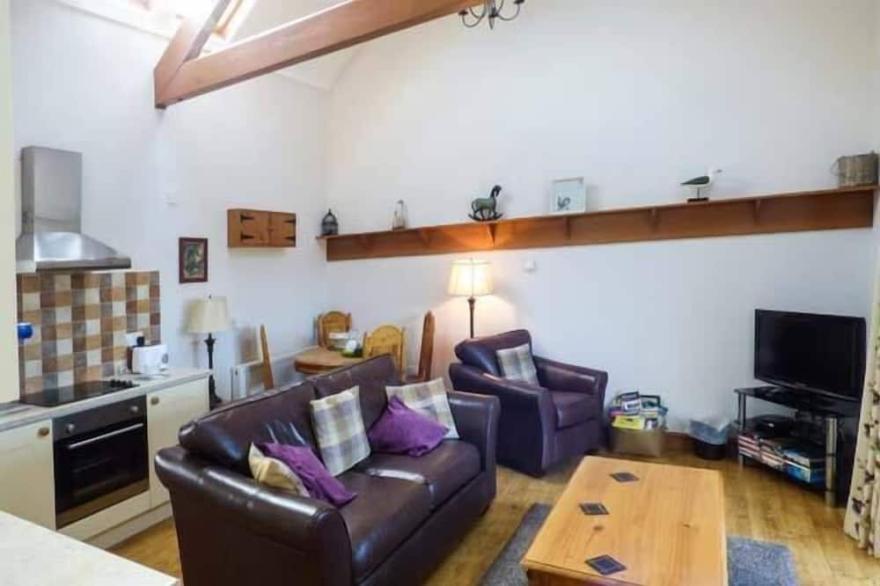 Y WYLAN, pet friendly, character holiday cottage in Holyhead