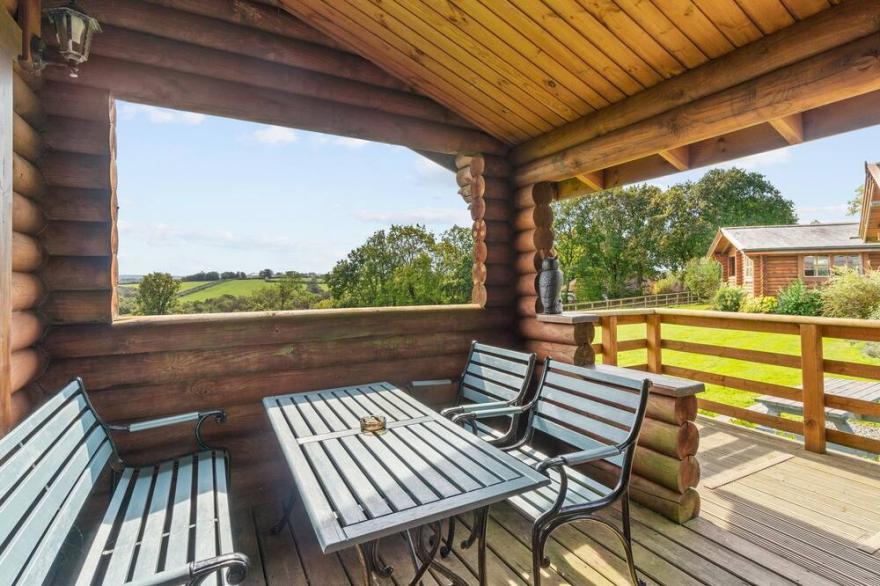 BRAMBLES, family friendly, character holiday cottage in Sheepwash
