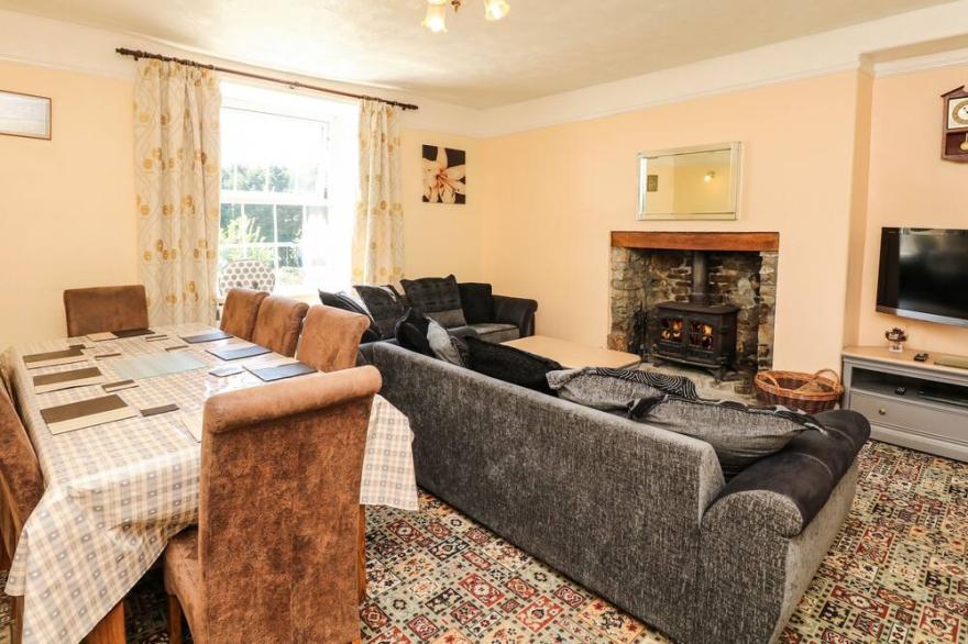 THE BARTON, pet friendly, with open fire in Bideford