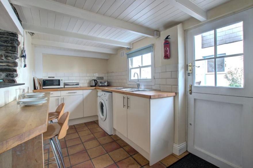 Fisherman's Cottage - Four Bedroom House, Sleeps 6