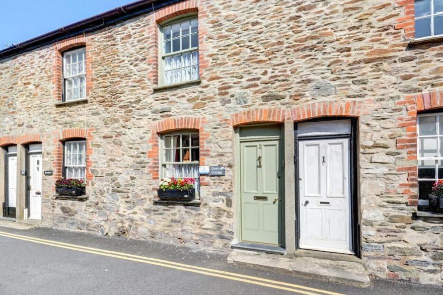 Quay Cottage - Two Bedroom House, Sleeps 4