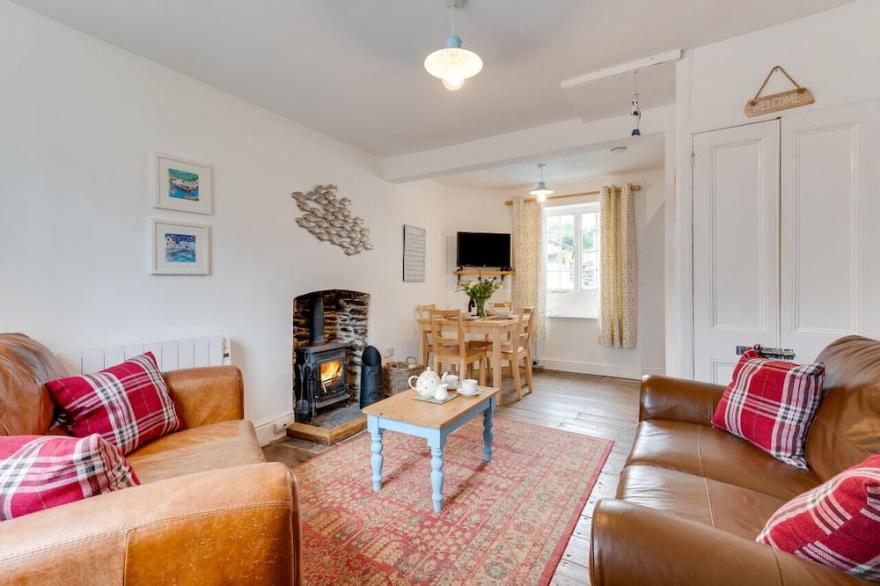 Quay Cottage - Two Bedroom House, Sleeps 4