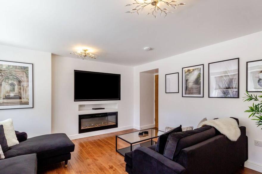 QUEEN ANNE SUITE, family friendly, luxury holiday cottage in Stanhope