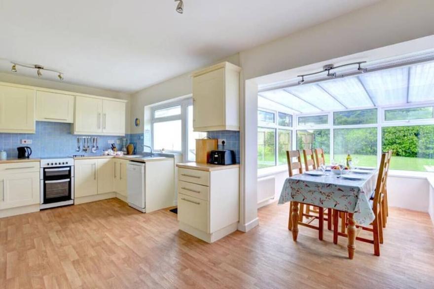 Guillemot - Three Bedroom House, Sleeps 6