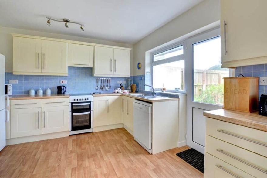 Guillemot - Three Bedroom House, Sleeps 6