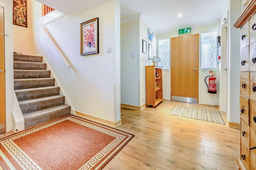 EDEN HOUSE, family friendly, country holiday cottage in Bardsea