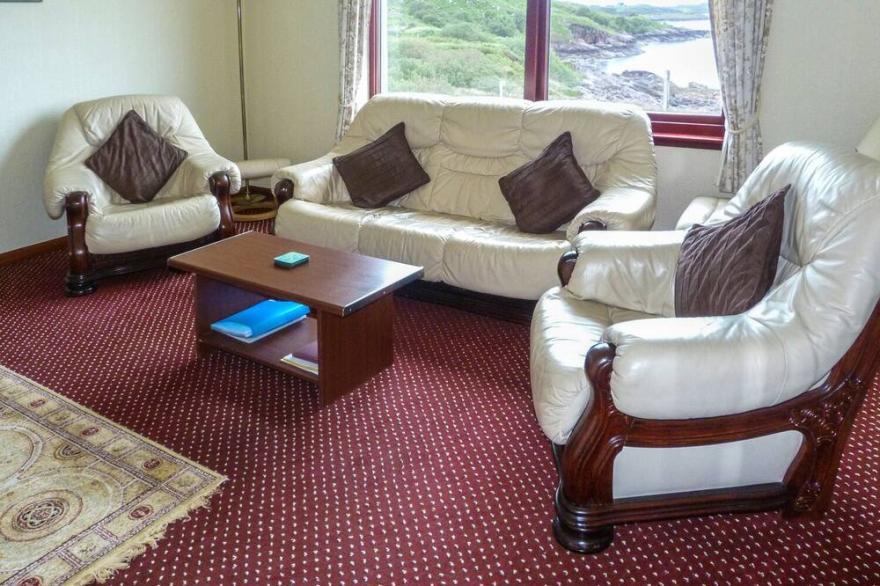 1 BAYVIEW BUNGALOW, character holiday cottage in Poolewe