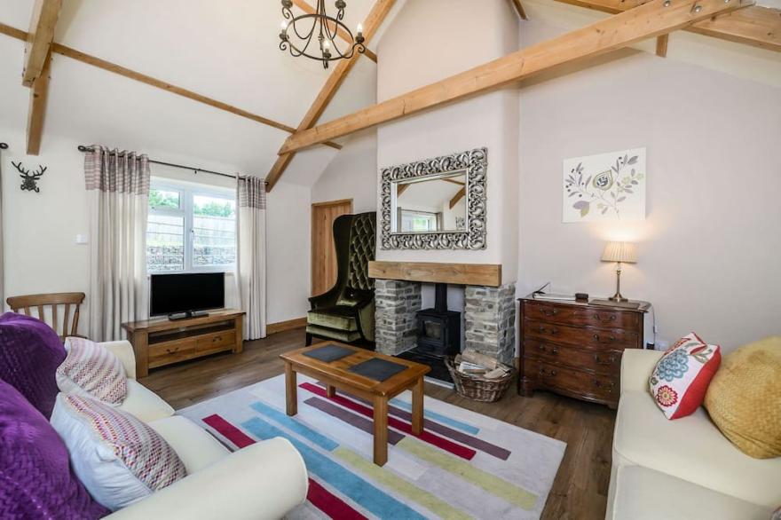 WARBROOK, family friendly, luxury holiday cottage in Bradworthy