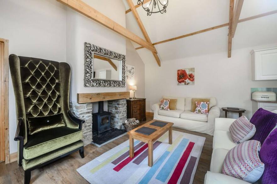 WARBROOK, family friendly, luxury holiday cottage in Bradworthy