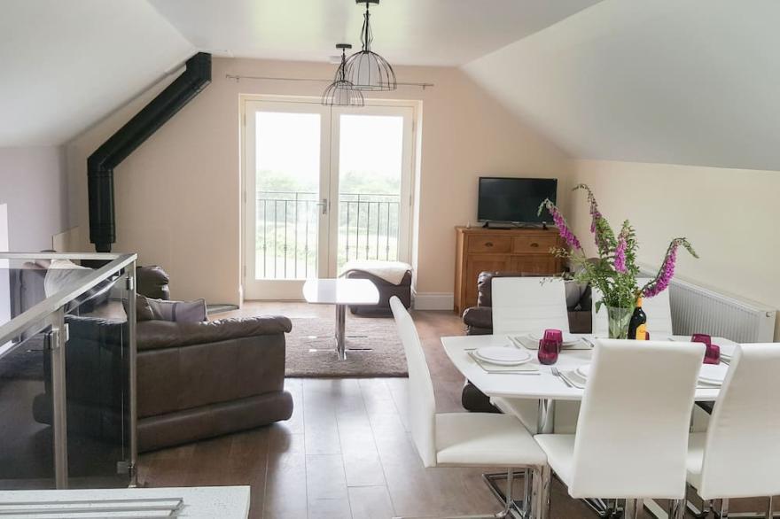 YSGUBOR - THE BARN, pet friendly, country holiday cottage in Crymych