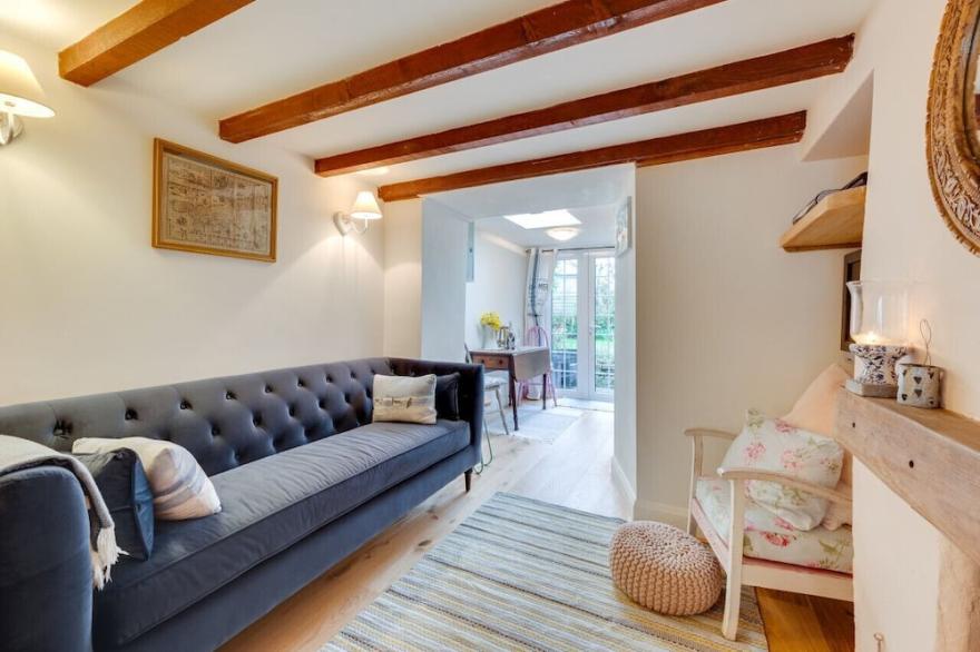 Spray Cottage - Two Bedroom House, Sleeps 4