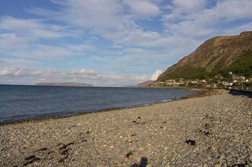 GWYLANEDD ONE, family friendly in Llanfairfechan