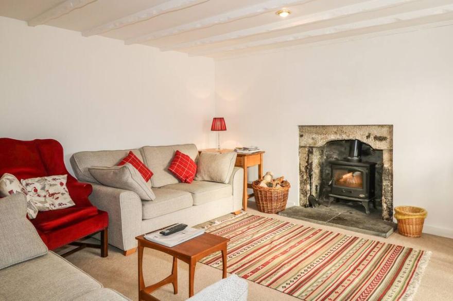 NEWLANDS, pet friendly, with open fire in Archiestown