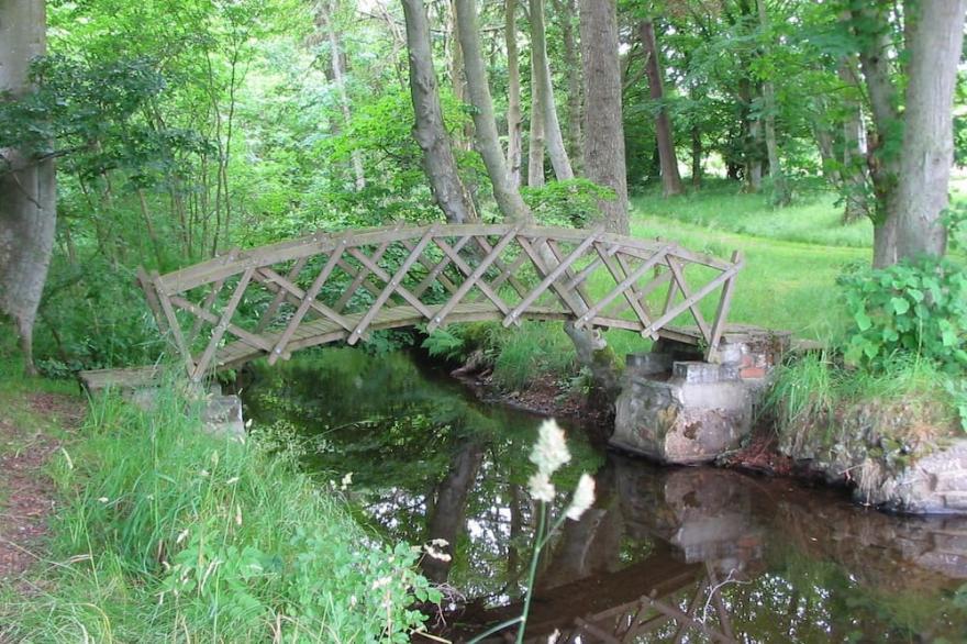 Pond Cottage, Carmichael Country Cottages. Pets welcome.