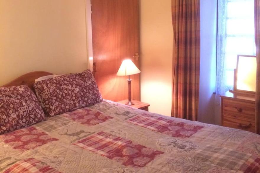 Pond Cottage, Carmichael Country Cottages. Pets welcome.