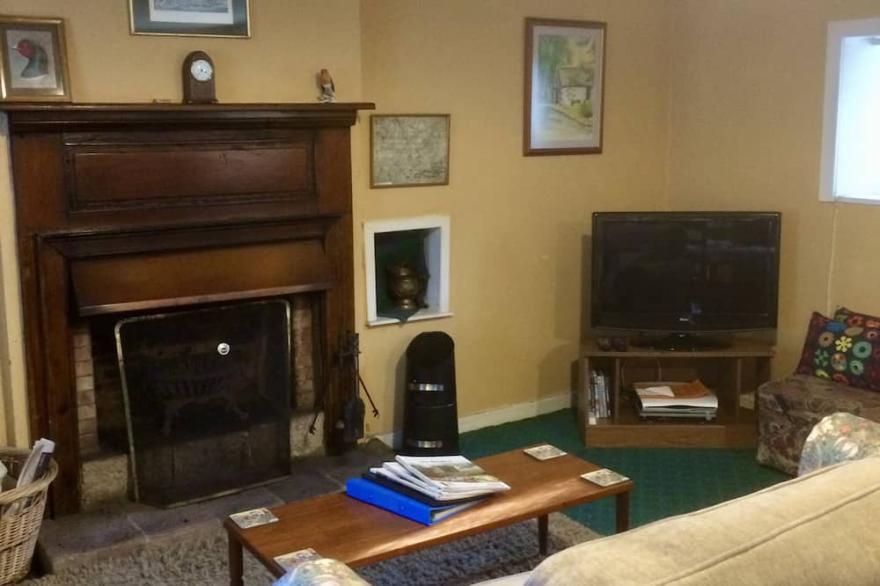 Pond Cottage, Carmichael Country Cottages. Pets welcome.