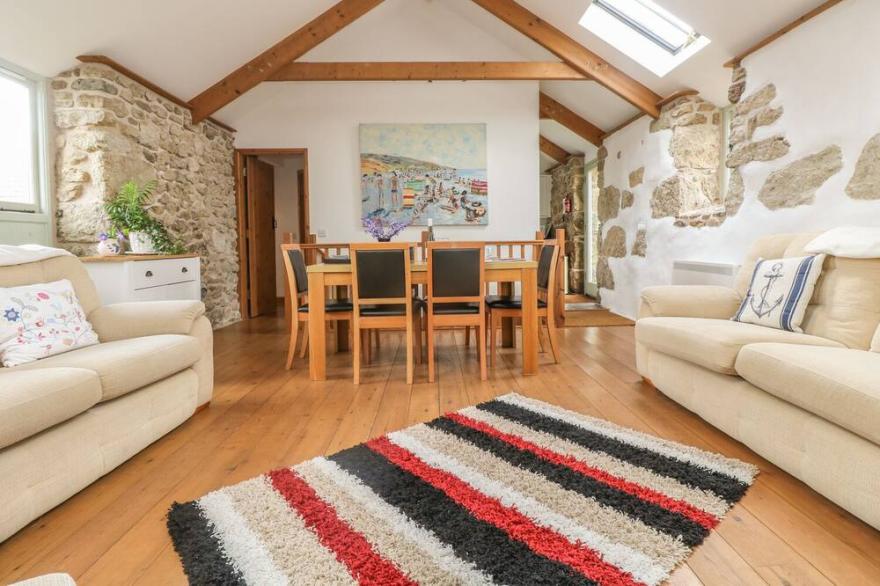 BARNEYS BARN, family friendly, with a garden in Penzance