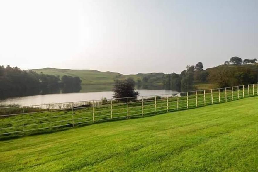 YEW COTTAGE, family friendly, luxury holiday cottage in Backbarrow