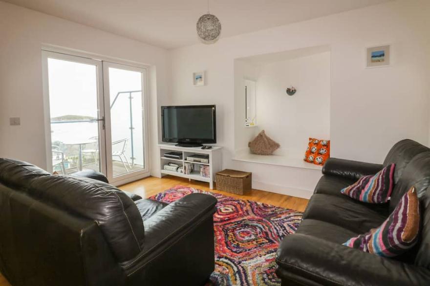 FISTRAL OUTLOOK, pet friendly, country holiday cottage in Newquay