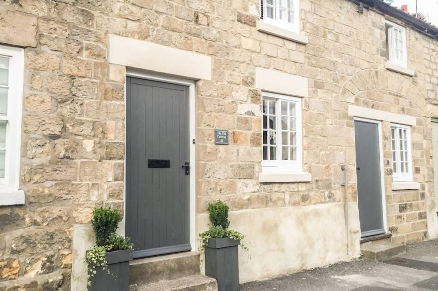 THE OLD CARTWAY, pet friendly, with open fire in Pickering