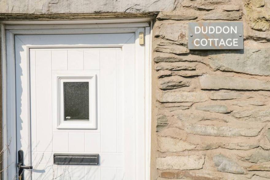 DUDDON COTTAGE, pet friendly, with open fire in Broughton-In-Furness