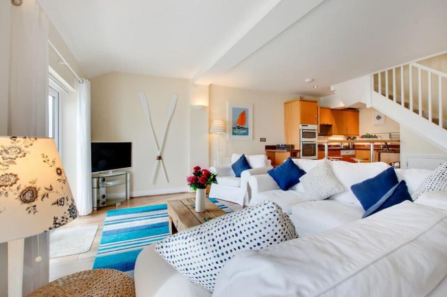 Mariners II - Two Bedroom House, Sleeps 4