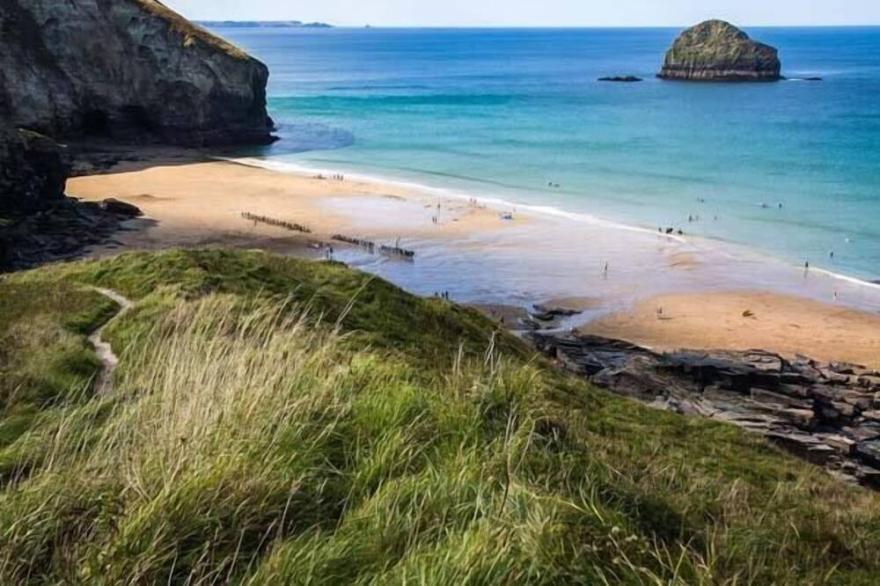 SUNNY CABIN, character holiday cottage, with open fire in Tintagel