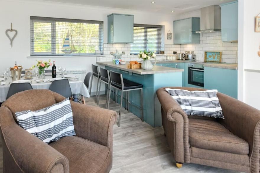 3 Glyn y Marian - Two Bedroom House, Sleeps 5