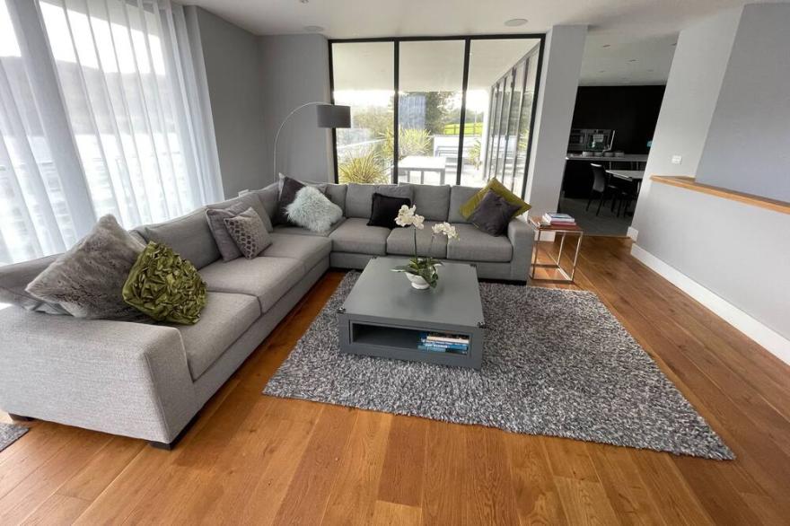 ANCARVA, family friendly, luxury holiday cottage in Millbrook