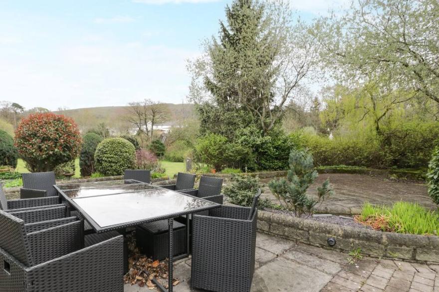 THE MILL HOUSE, pet friendly, character holiday cottage in Carrog