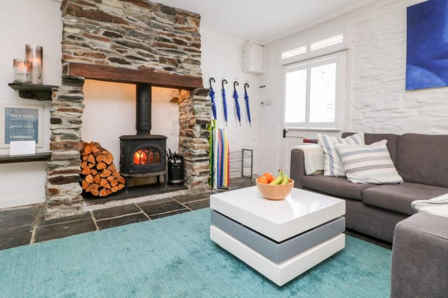 ROCK HOUSE, pet friendly, character holiday cottage in Tintagel